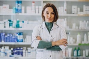 jeune-femme-pharmacien-pharmacie